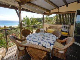 Claytons On Cylinder Beach Front Apartments - Tourism TAS 1