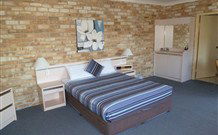 Mollymook Surfbeach Motel And Apartments - Mollymook - Hobart Tourism 1