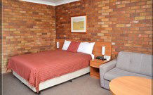 Peter Allen Motor Inn - Tenterfield - Tourism TAS 1