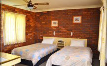 Peter Allen Motor Inn - Tenterfield - Tourism TAS 2