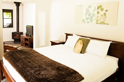 Mystwood Retreats - Hobart Tourism 0