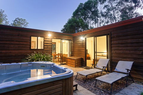 Mystwood Retreats - Hobart Tourism 1