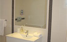 Aarons At Byron - - Hobart Tourism 6