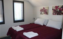 Magenta Cottage Accommodation And Art Studio - Hobart Tourism 1