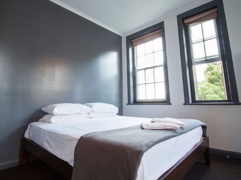 Crown And Anchor Hotel - Tourism TAS 2