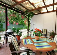 Pass and Pause Holiday Bed and Breakfast Accommodation - Hobart Tourism