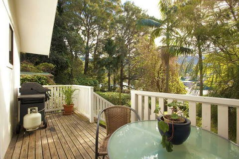 Pass And Pause Holiday Bed And Breakfast Accommodation - Hobart Tourism 2