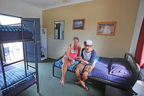 Byron Bay - Byron Bay YHA - Tourism TAS 6