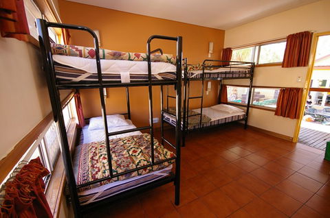 Alice Springs YHA - Hobart Tourism 8