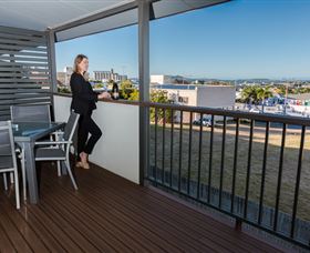 Gladstone Heights Executive Apartments - Tourism TAS 1