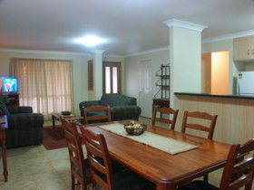 Ellengrove Apartments - Hobart Tourism 0