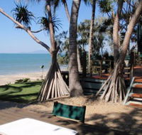 Beachfront Zilzie Holiday Home and Cottage - Tourism TAS