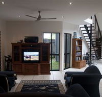Dolphin Beach House - Hobart Tourism