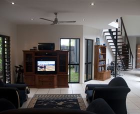 Dolphin Beach House - Hobart Tourism 0