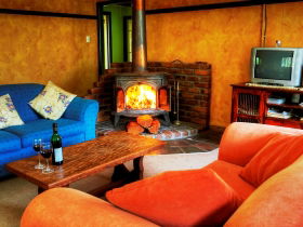 M.J Yurts Ballandean - Tourism TAS 1