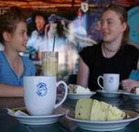 Ashs Holiday Units and Cafe