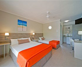 Club Croc Hotel Airlie Beach - Hobart Tourism 1