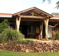 The Hollow Log Country Retreat