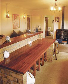 Hillside Bed And Breakfast And Gumnut Cottage - Hobart Tourism 2