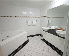 Xanadu Resort - Hobart Tourism 1
