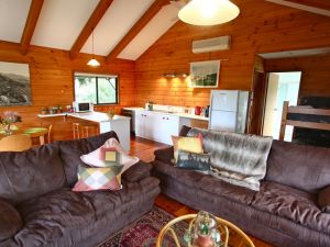 Siver Cabin - Hobart Tourism 7