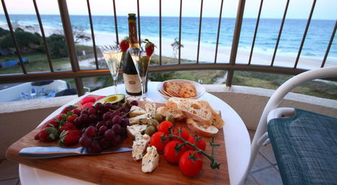 San Simeon Beachfront Apartments - Tourism TAS 4