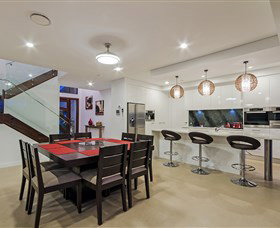 Pasadena Point At Vogue Holiday Homes - Tourism TAS 2