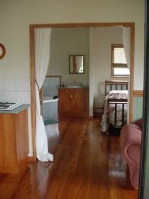 Cave Rock Cottages - Tourism TAS 2