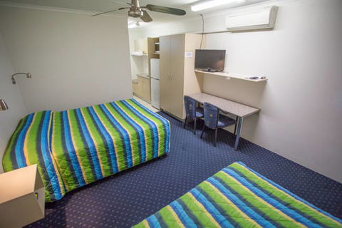 Fourth Avenue Motor Inn - Hobart Tourism 33