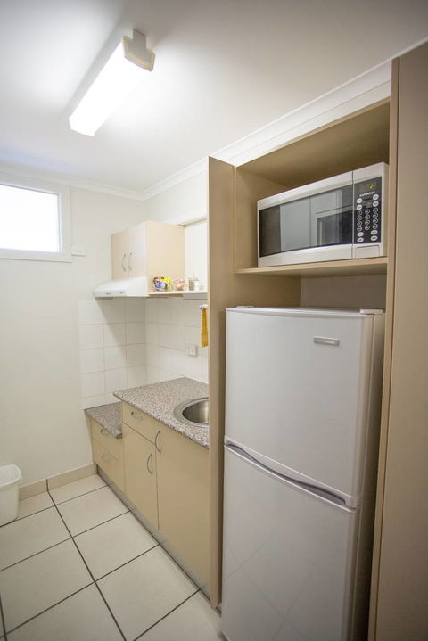 Fourth Avenue Motor Inn - Hobart Tourism 35