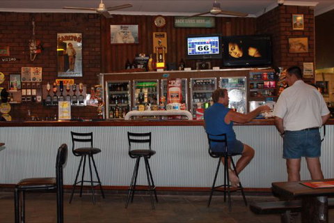 Corroboree Park Tavern - Tourism TAS 8