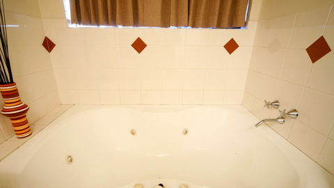 BEST WESTERN Warby Lodge Motor Inn - Hobart Tourism 1