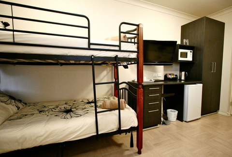 Station Hotel - Hobart Tourism 3