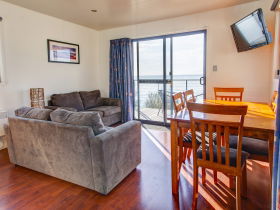 Swansea Beach Chalets - Tourism TAS 1