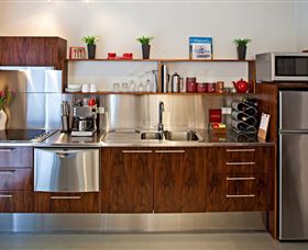 TWOFOURTWO Boutique Apartments - Hobart Tourism 5