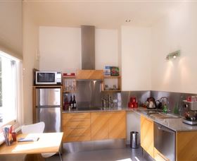 TWOFOURTWO Boutique Apartments - Hobart Tourism 2