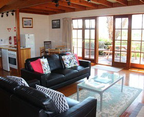 Anchlia Waterfront Cottages - Tourism TAS 5