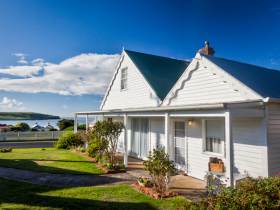 Abbey's Cottage - Hobart Tourism 0