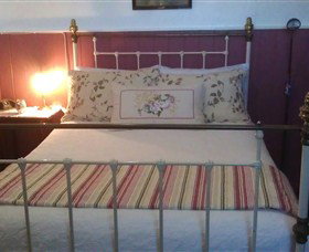 Touchwood Cottages & Craft Gallery & Cafe - Tourism TAS 3