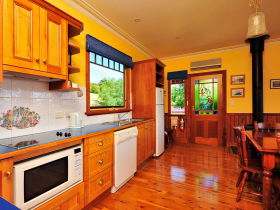Beauty Point's Pomona Spa Cottages - Tourism TAS 2
