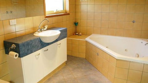Surfcoast Cottages - Tourism TAS 4