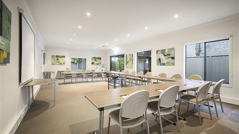 Quest Sale Serviced Apartments - Tourism TAS 3