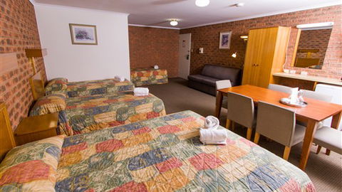 Advance Motel - Tourism TAS 5