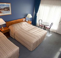 Riverboat Lodge Motor Inn
