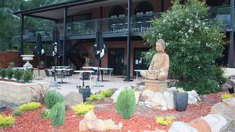 Country Plaza Halls Gap - Tourism TAS 1