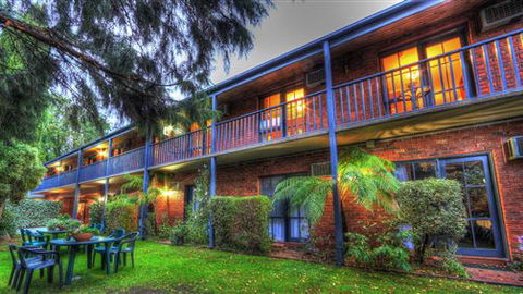 Armour Motor Inn - Hobart Tourism 0