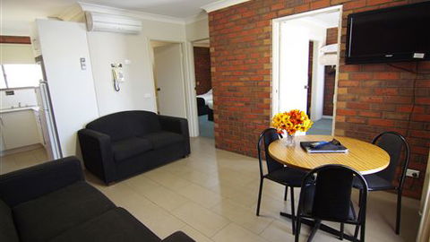 Jacaranda Motel & Holiday Units - Tourism TAS 1