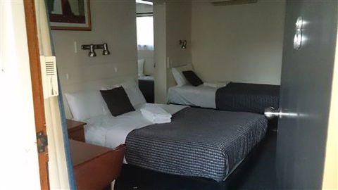 Budget On The Lake - Hobart Tourism 3