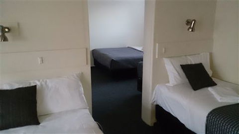 Budget On The Lake - Hobart Tourism 4