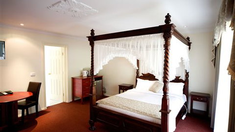 Sanctuary House Resort Motel - Hobart Tourism 1